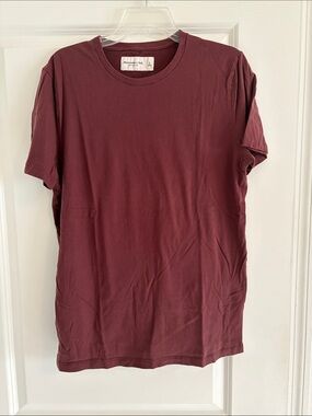 Abercrombie & Fitch Burgundy Soft Crew‎ Tee